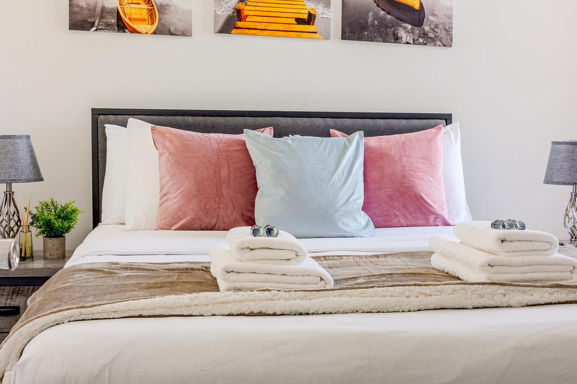 Bright 2Br Flat, Forest Gate, East ลอนดอน ภายนอก รูปภาพ