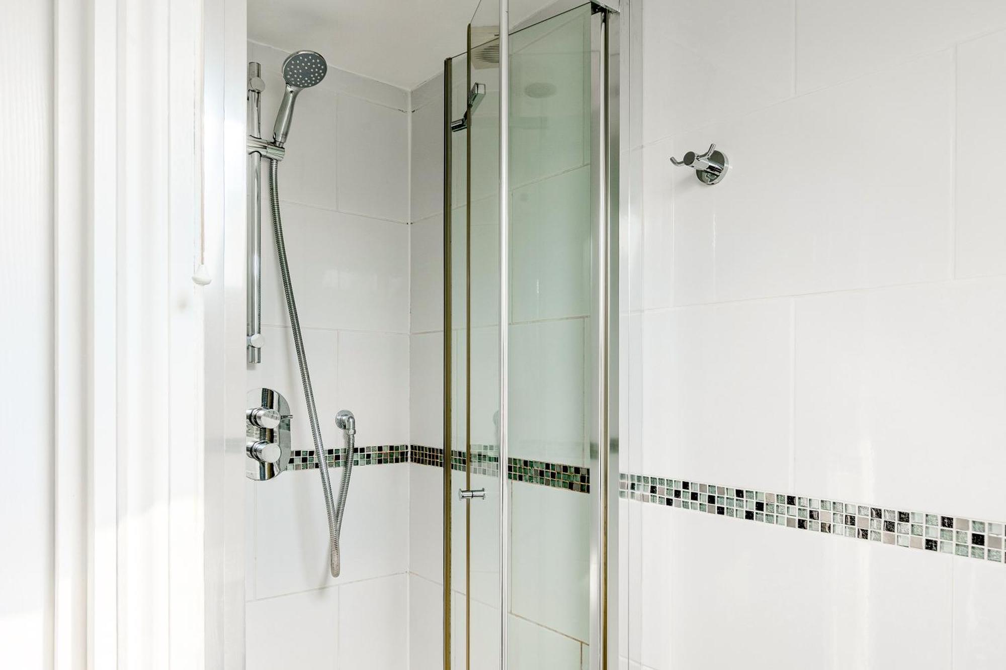 Bright 2Br Flat, Forest Gate, East ลอนดอน ภายนอก รูปภาพ