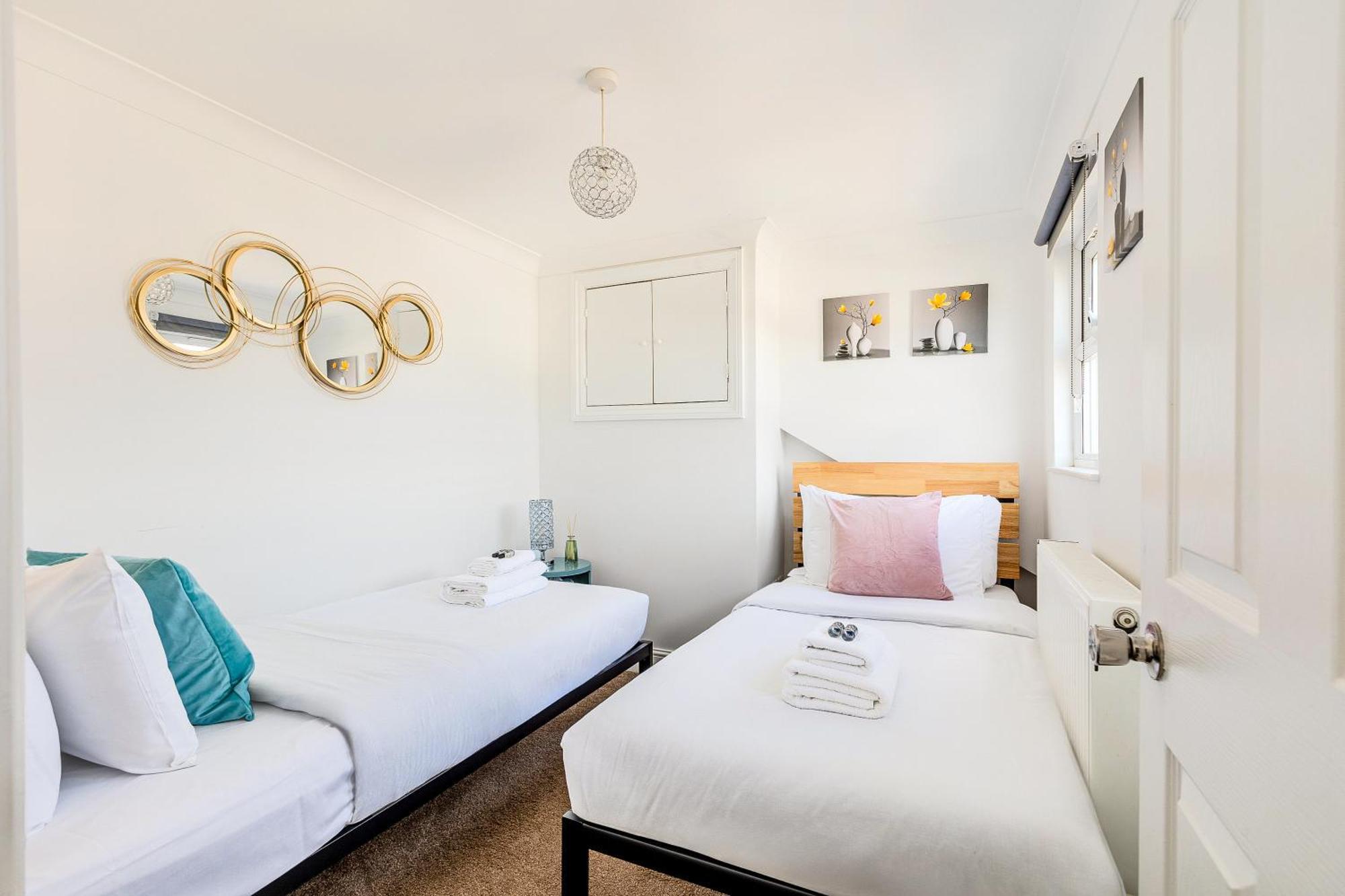 Bright 2Br Flat, Forest Gate, East ลอนดอน ภายนอก รูปภาพ